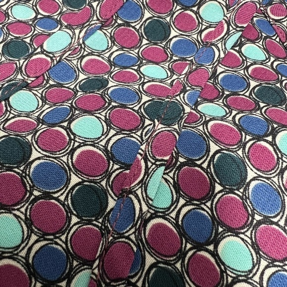 Pleione Anthropologie Circle Detail Curved Hem Hi Lo Tank Medium - Picture 6 of 7